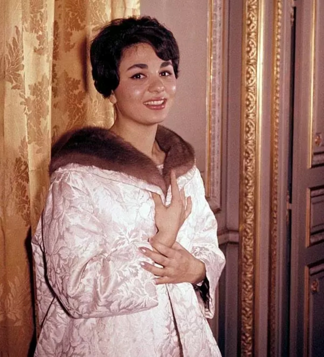 والپیپر فرح پهلوی والپیپر فرح پهلوی