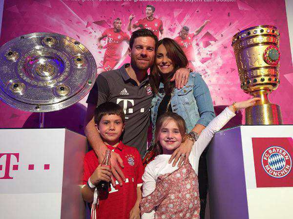 عکس ژابی آلونسوو فرزندانش