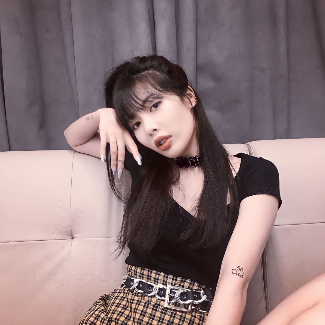 خانواده خواننده هیونا 