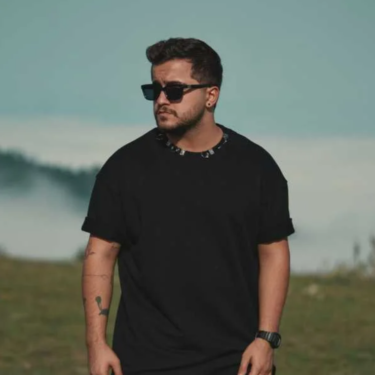 آهنگ عرشیاس آلماس 