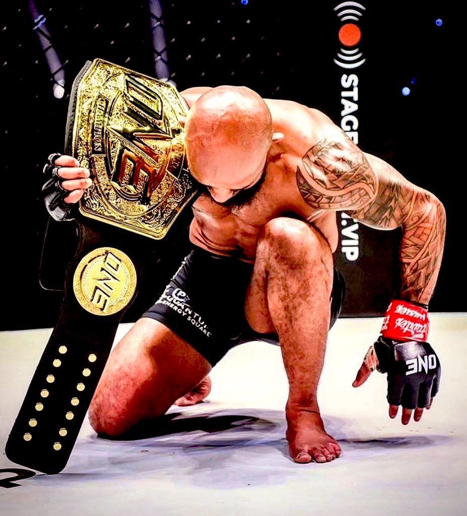 فایت تاریخی جانسون با هنری سهودو