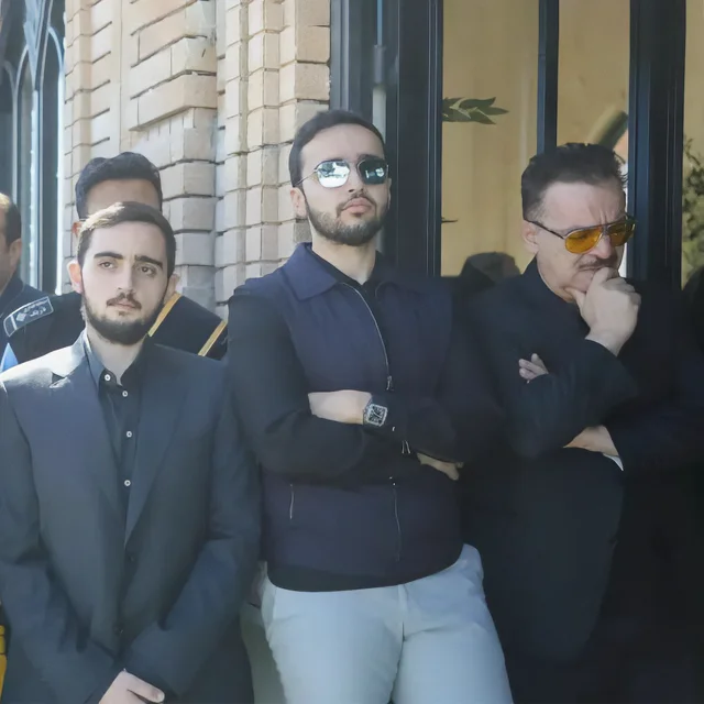 عکس محمد رضا زنوزی و فرزندانش