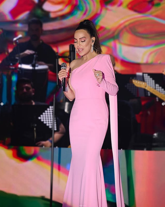 عکس قدیمی ابرو گوندش